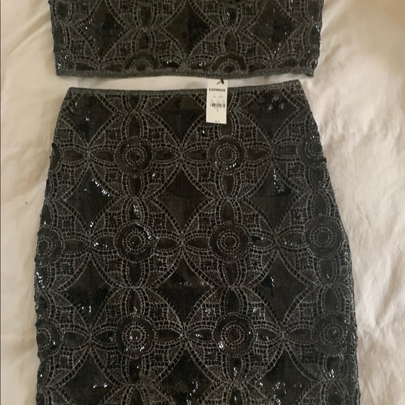 2-Piece Crocheted Sequin Crop Top and Pencil Skirt - Picture 3 of 8